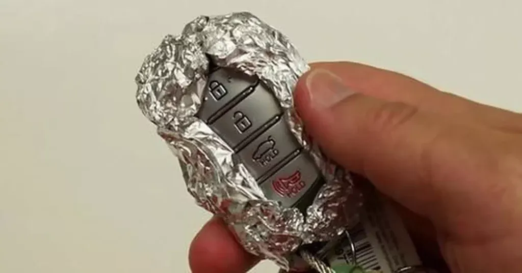 Aluminiumfolie: einfacher Schutz vor schlüssellosem Fahrzeugdiebstahl